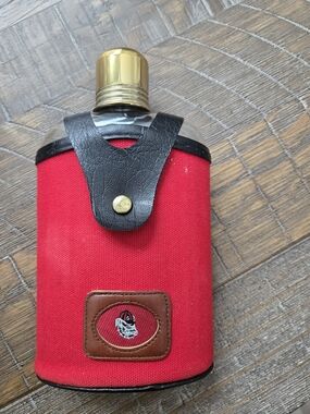 U.G.A. Vintage Flask Cover